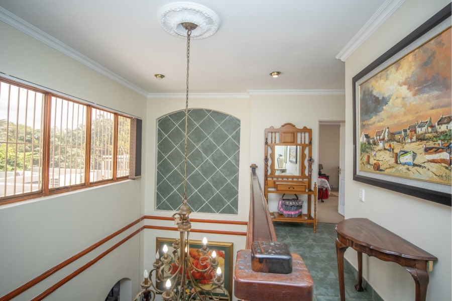5 Bedroom Property for Sale in Ifafi North West